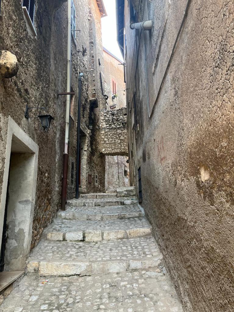 Antico Oratorio Dei Razza Apartment Sermoneta Exterior photo